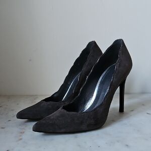 STUART WEITZMAN: Gunmetal Grey Suede Heels With Leather Trim Scaloped Edges